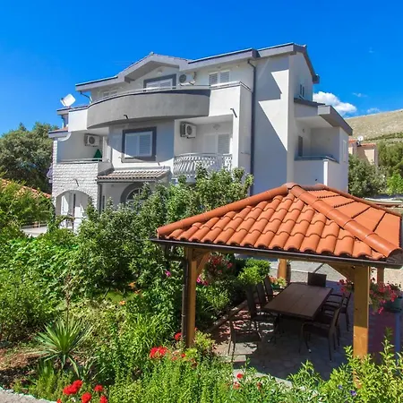 Apartmani Vesna Grebastica Exterior photo