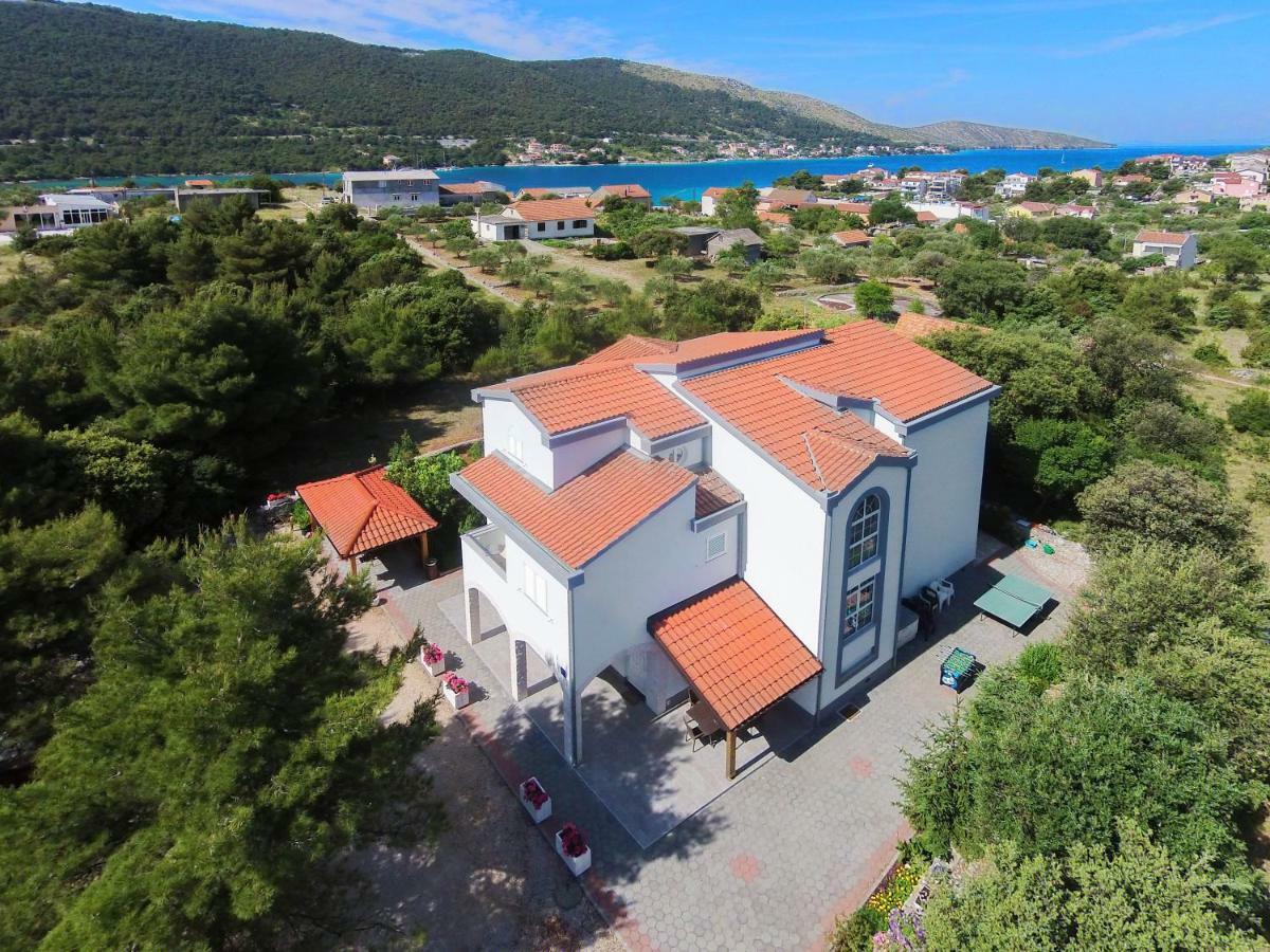 Vesna Apartment Grebastica