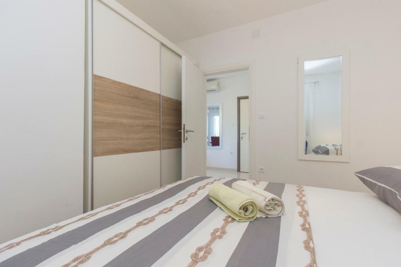 Apartment Vesna Grebastica
