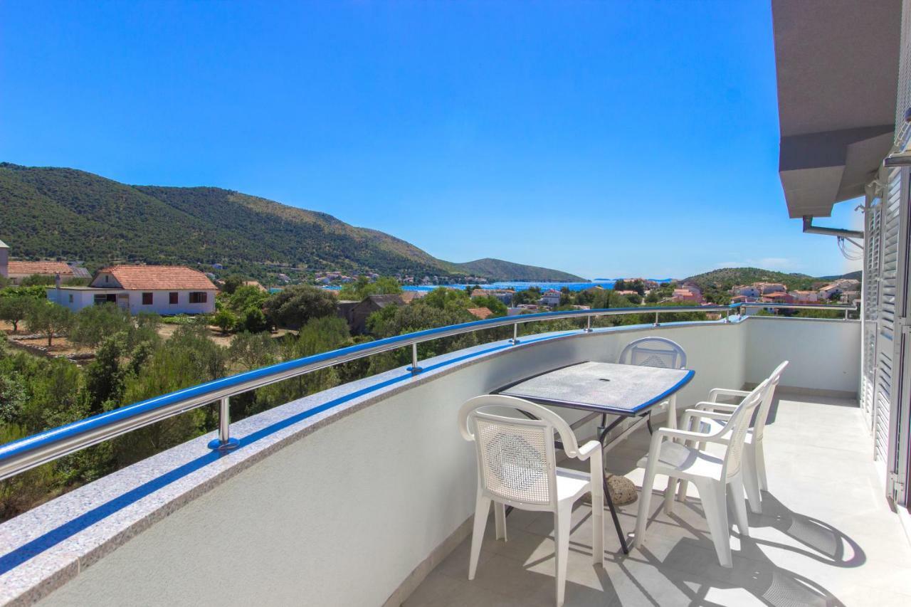 Vesna Apartment Grebastica