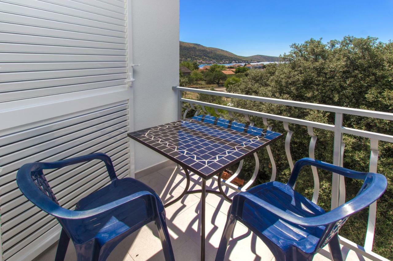 Vesna Apartment Grebastica